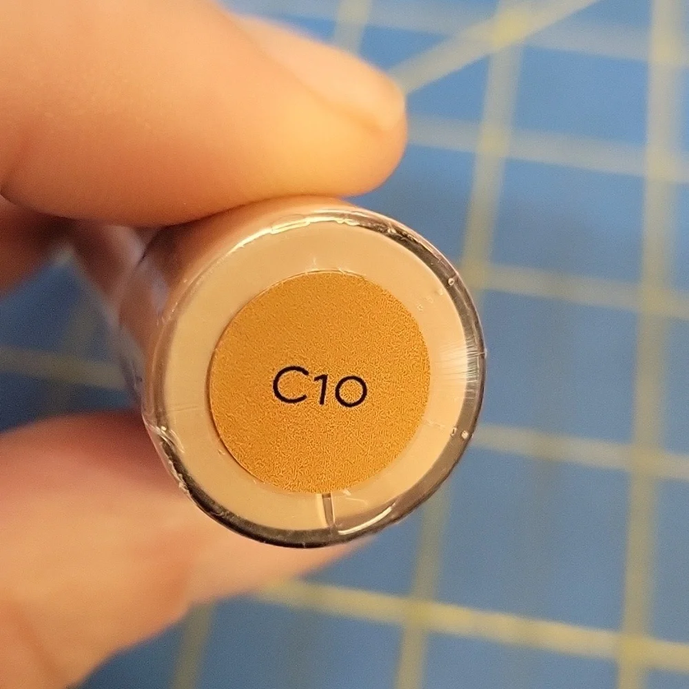 Revolution Conceal & Hydrate Foundation - Cream C10 New 13ml